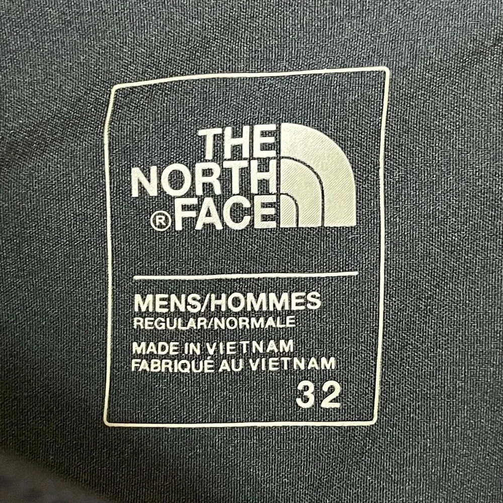 The North Face Mens 32 Shorts Black Zip Pockets Adjustable Waist Low Rise‎